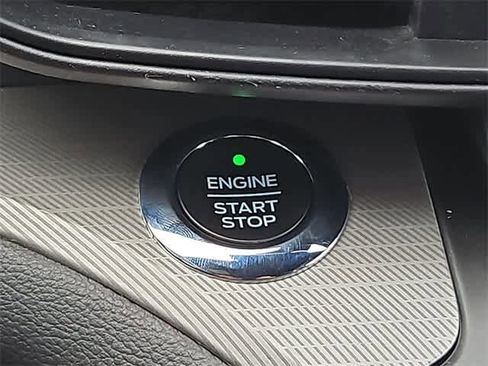 Used 2020 Ford Explorer XLT image 22