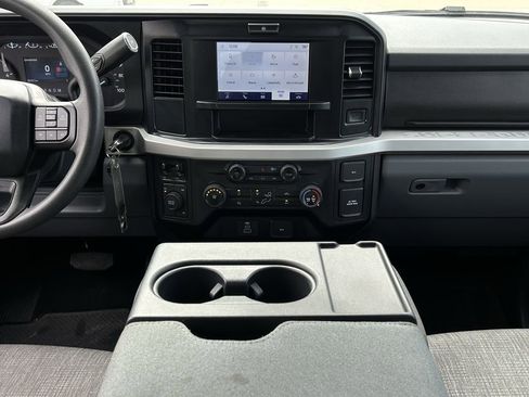 Used 2025 Ford F250 XLT image 17