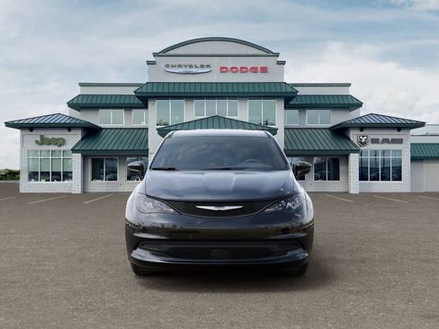 Used 2026 Chrysler Voyager LX FWD image 6