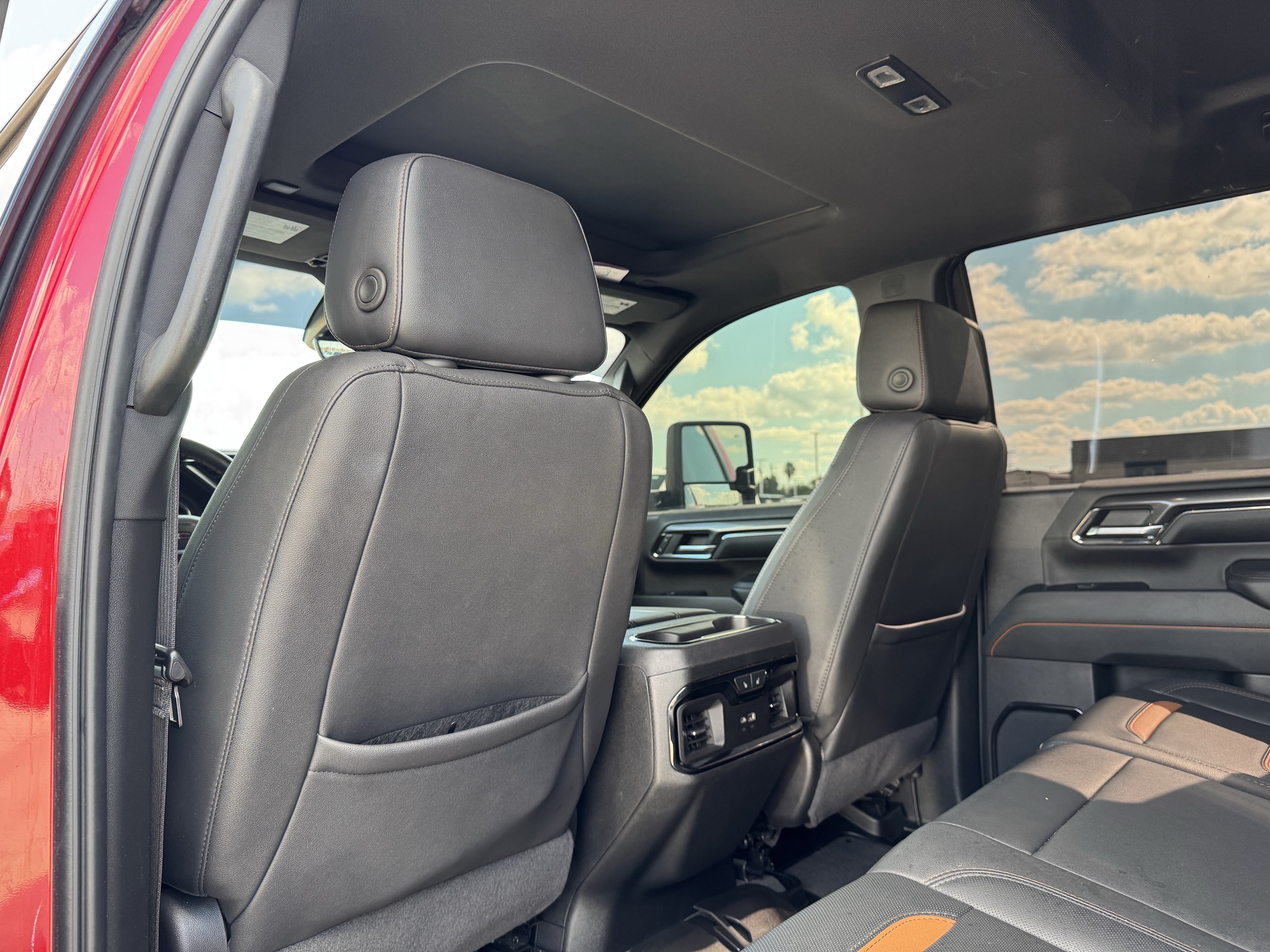 Used 2024 GMC Sierra 2500 AT4 w/ AT4 Premium Plus Package AWD/4WD image 21
