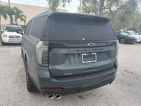 Used 2025 Chevrolet Suburban Z71 w/ Comfort Package image 5