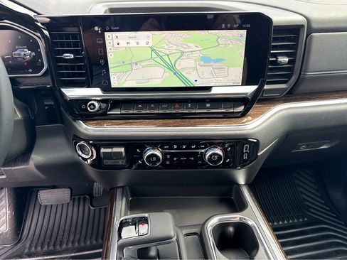 New 2026 GMC Sierra 1500 Elevation image 12