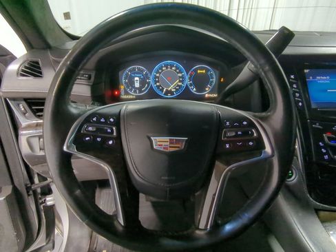Used 2015 Cadillac Escalade Platinum image 39