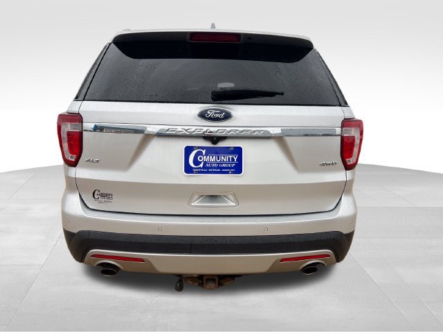 Used 2017 Ford Explorer XLT AWD/4WD image 5
