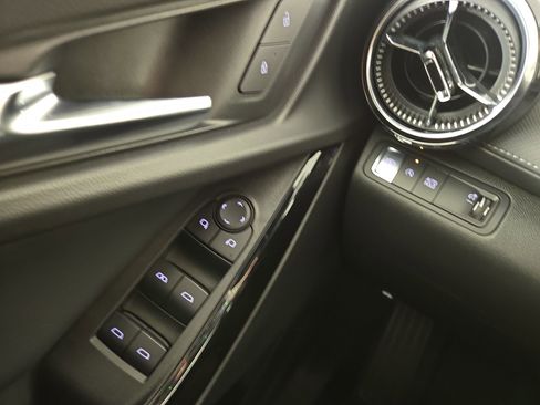 Certified 2025 Chevrolet Equinox LT w/ Safety and Technology Package image 29