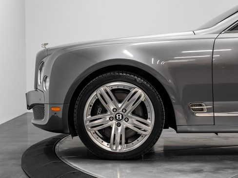 Used 2012 Bentley Mulsanne w/ Premiere Specification Pkg image 44