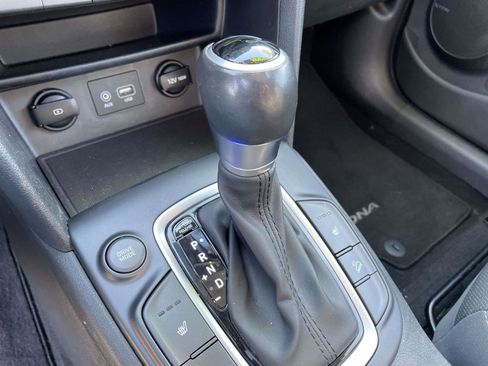 Used 2019 Hyundai Kona Limited image 23