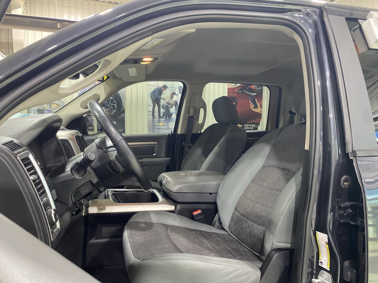 Used 2017 RAM 1500 Big Horn AWD/4WD image 18