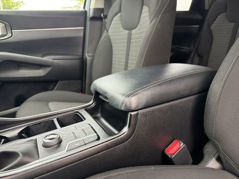Used 2022 Kia Sorento LX FWD image 26