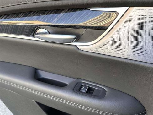 Used 2025 Cadillac XT6 Premium Luxury image 22