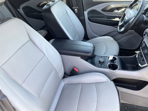 Used 2024 GMC Terrain SLT AWD/4WD image 11