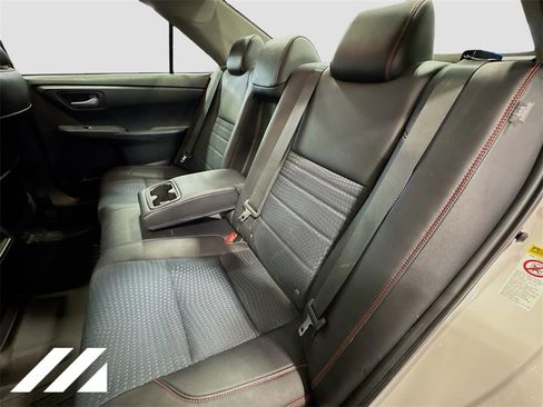 Used 2015 Toyota Camry SE image 24