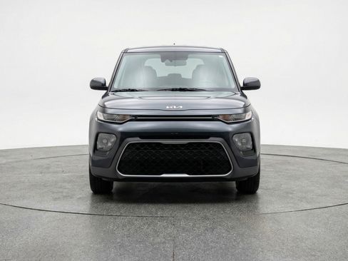 Used 2025 Kia Soul LX w/ LX Technology Package image 2