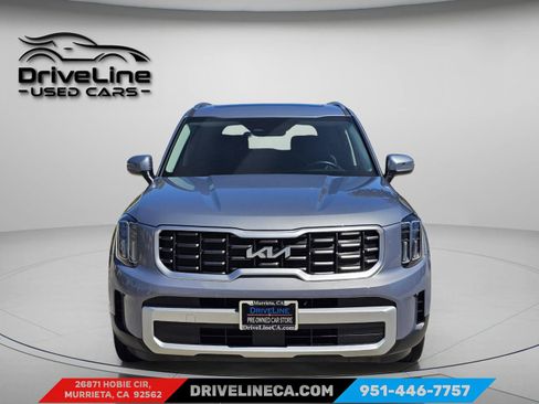 Used 2025 Kia Telluride S image 3