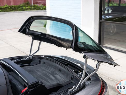 Used 2018 Porsche 911 Targa 4 GTS image 36