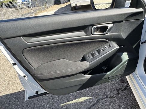 Used 2023 Honda Civic Sport image 15