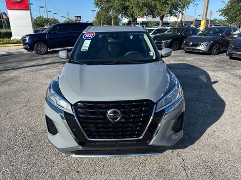 Used 2021 Nissan Kicks SV FWD image 4