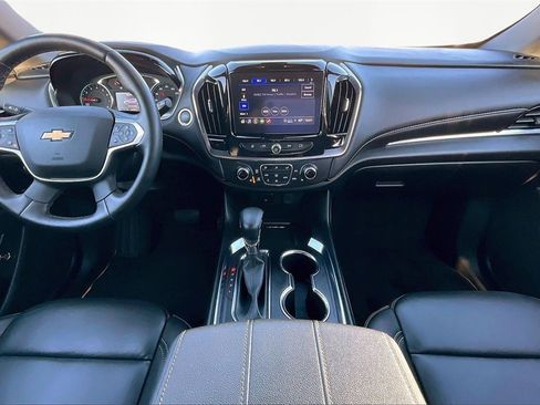 Used 2023 Chevrolet Traverse LT image 16