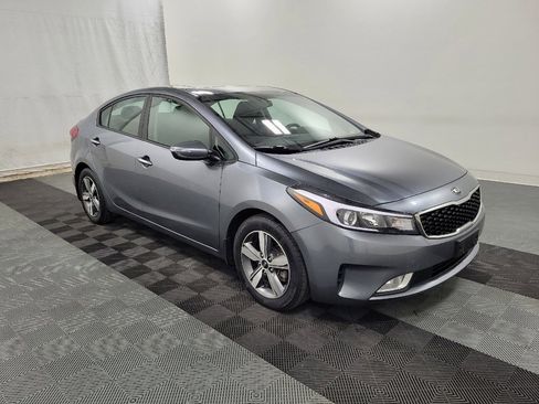 Used 2018 Kia Forte S w/ S Technology Package FWD image 11
