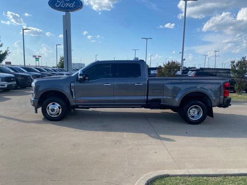 Used 2024 Ford F350 Platinum w/ FX4 Off-Road Package AWD/4WD image 2