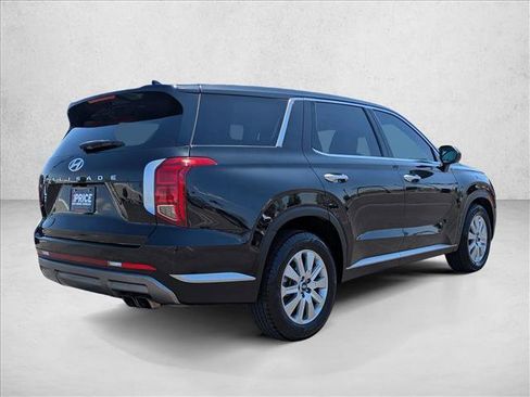 Used 2023 Hyundai Palisade SE w/ Cargo Package FWD image 5
