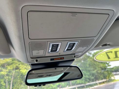 Used 2017 Jaguar F-PACE Premium image 34