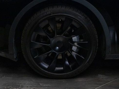 Used 2023 Tesla Model Y Long Range image 8
