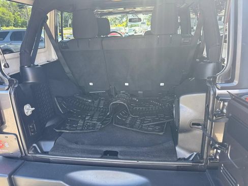 Used 2014 Jeep Wrangler Unlimited Sport w/ Quick Order Package 24S AWD/4WD image 19