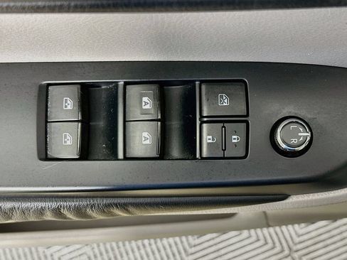 Used 2016 Toyota Highlander XLE FWD image 22