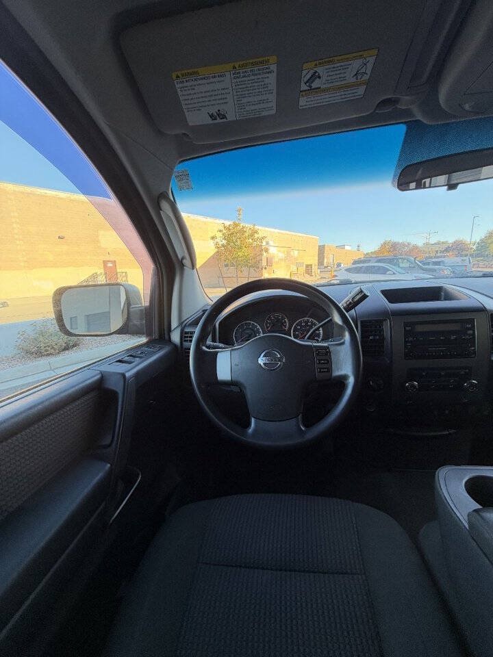 Used 2011 Nissan Titan SV AWD/4WD image 9