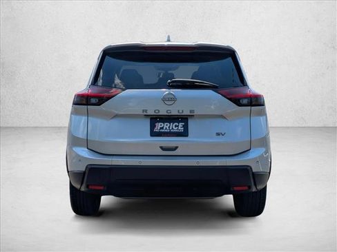 Used 2024 Nissan Rogue SV FWD image 7
