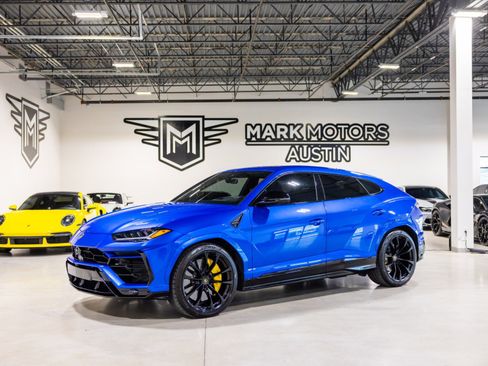 Used 2022 Lamborghini Urus image 1