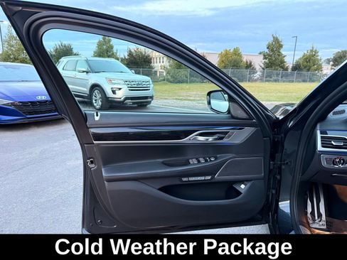 Used 2018 BMW 750i xDrive image 8