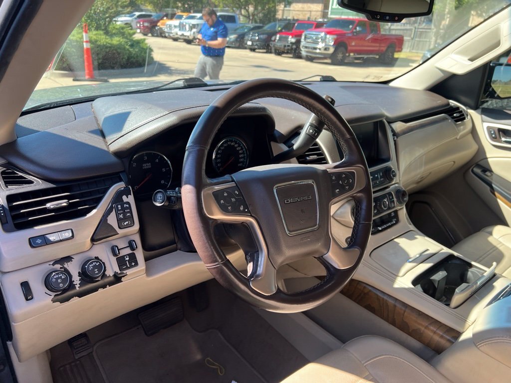 Used 2019 GMC Yukon XL Denali w/ Denali Ultimate Package AWD/4WD image 14