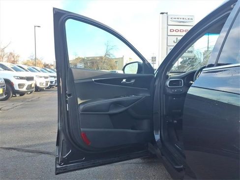 Used 2019 Kia Sorento LX w/ LX Convenience Package image 22
