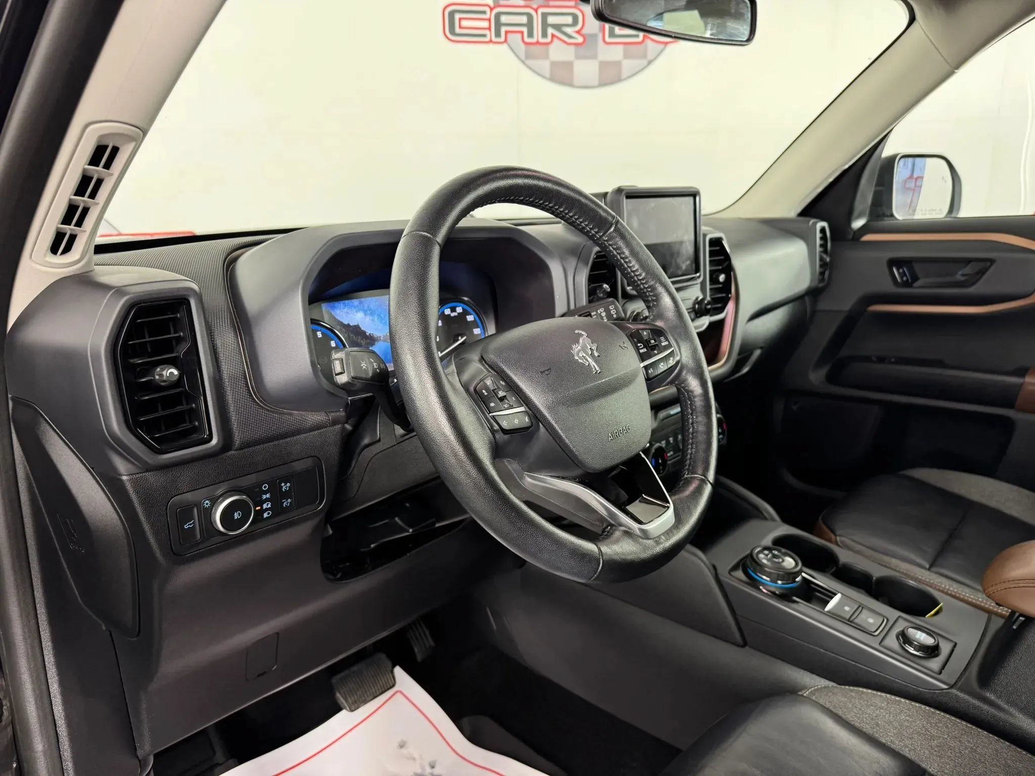 Used 2022 Ford Bronco Sport Outer Banks w/ Tech Package AWD/4WD image 10