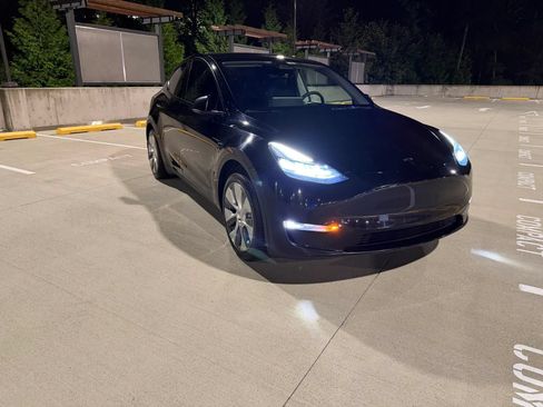 Used 2023 Tesla Model Y Long Range AWD/4WD image 4