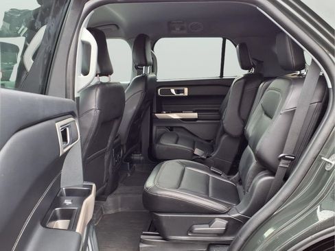 Used 2023 Ford Explorer XLT w/ Equipment Group 202A AWD/4WD image 11