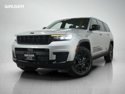 Used 2024 Jeep Grand Cherokee L Laredo image 1