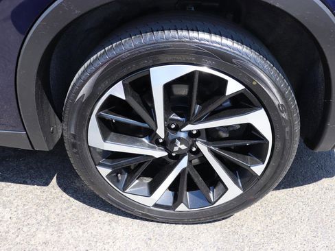 Used 2024 Mitsubishi Outlander AWD image 61