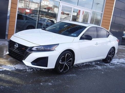 Used 2024 Nissan Altima 2.5 SR w/ SR Premium Package image 1