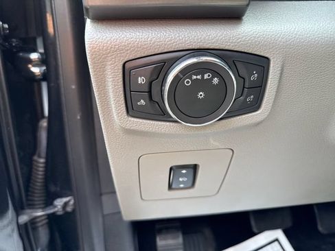 Used 2015 Ford F150 XLT w/ Equipment Group 302A Luxury AWD/4WD image 31