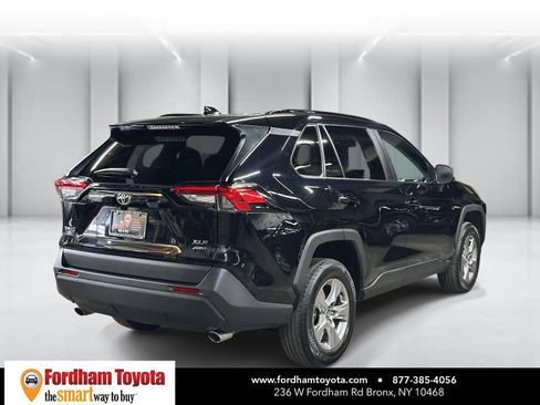Used 2025 Toyota RAV4 XLE image 4