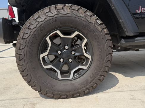 Certified 2020 Jeep Gladiator Rubicon AWD/4WD image 10