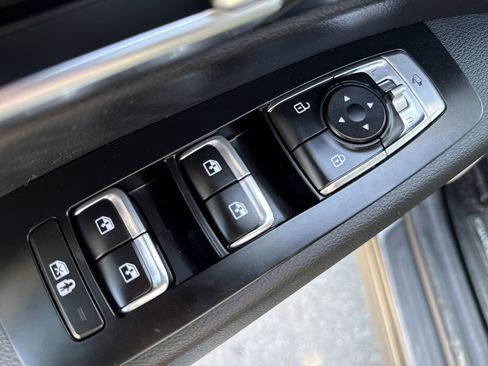 Used 2023 Kia Telluride EX image 19