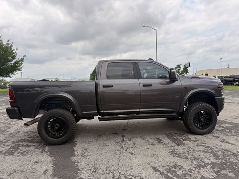 New 2025 RAM 2500 Big Horn AWD/4WD image 7