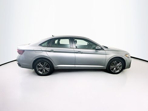 Used 2024 Volkswagen Jetta SE image 10