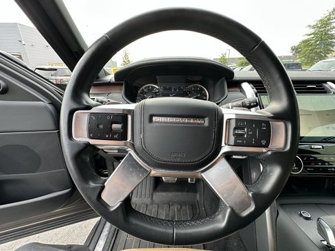 Used 2023 Land Rover Discovery Metropolitan Edition AWD/4WD image 21