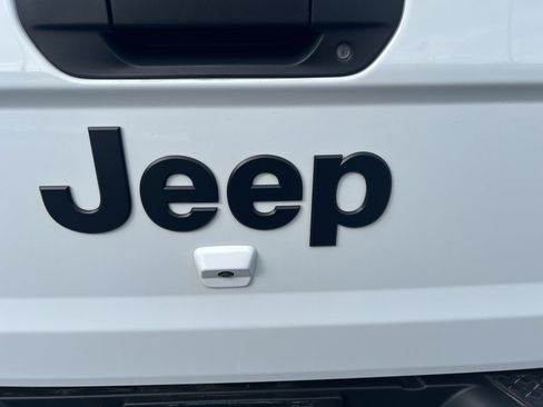 Used 2020 Jeep Gladiator Sport w/ Quick Order Package 24S image 10