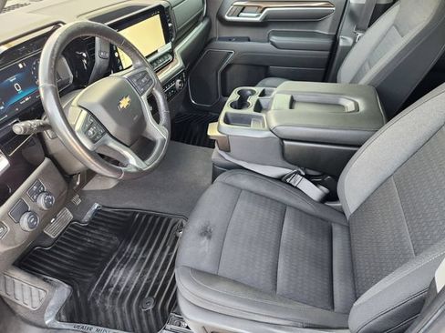 Used 2022 Chevrolet Silverado 1500 LT RWD image 4
